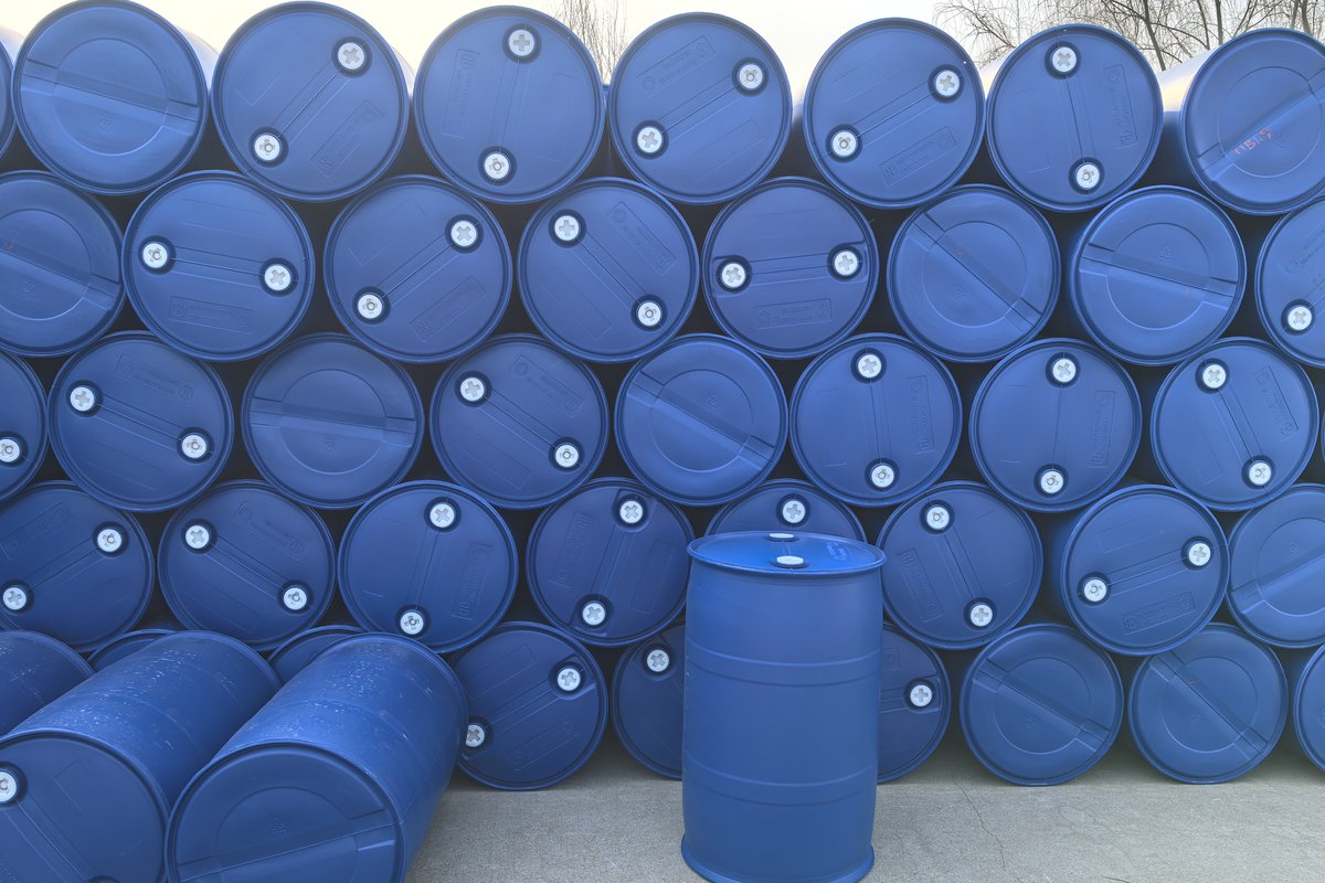 PEG 200 kg drums — example of NTJN Chemical product packaging